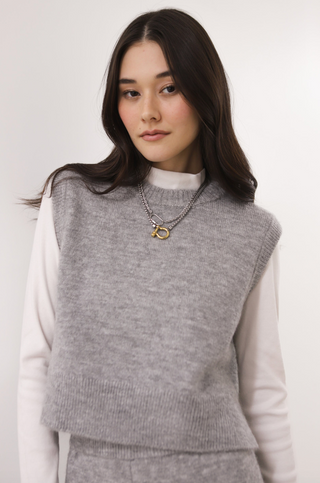 Pilar Vest in Grey