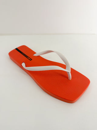 Slim Flipflop in Orange/White